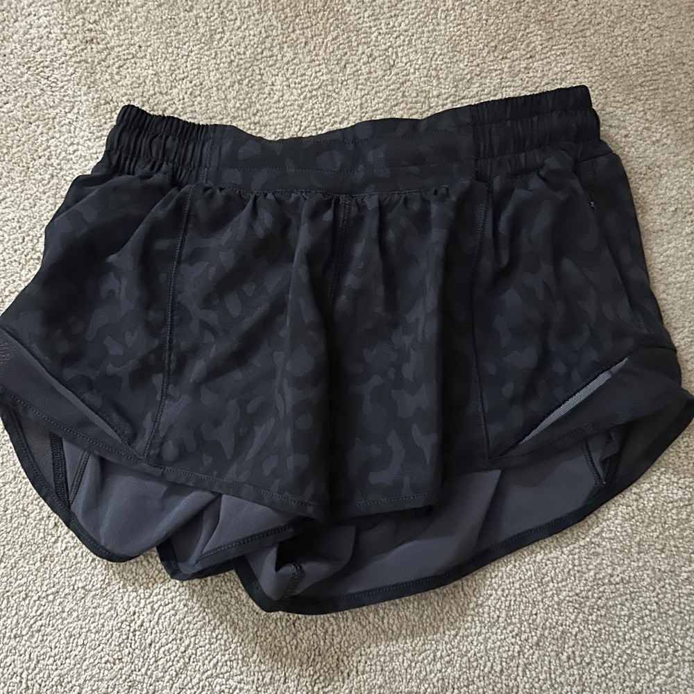 Lululemon hotty hots 2.5”